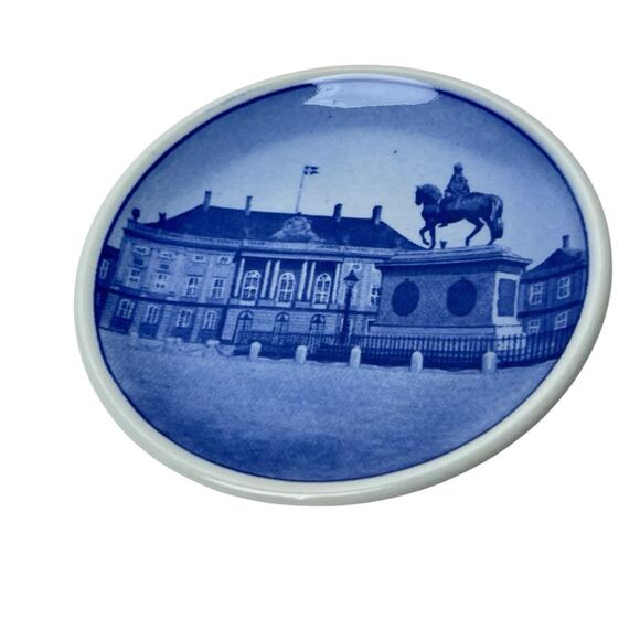 Porcelain Wall Art Royal Copenhagen Mini Plate Amalienborg Blue Display - Picture 2 of 10